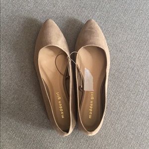NWOT madden girl tan flats